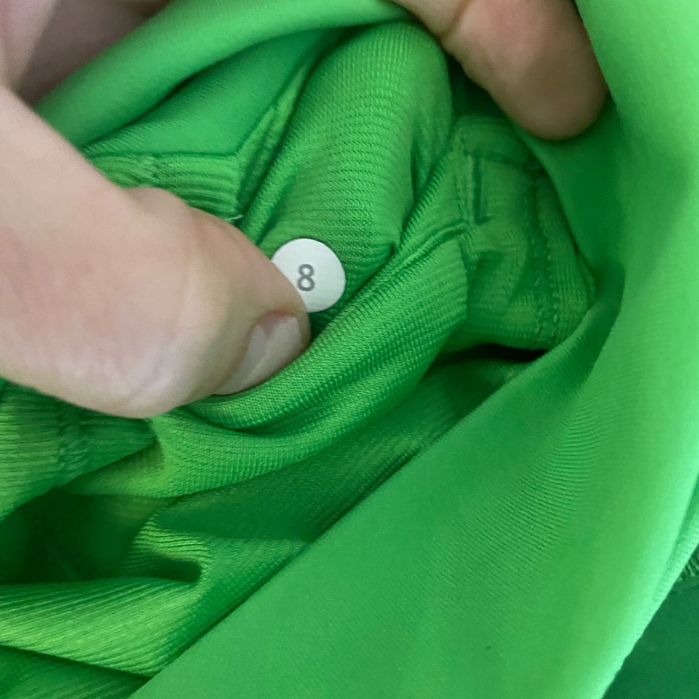 Lululemon Solid Green Crossover Front Shorts 8 - image 4